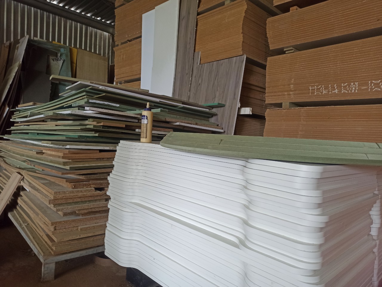 Gỗ công nghiệp với các loại ván